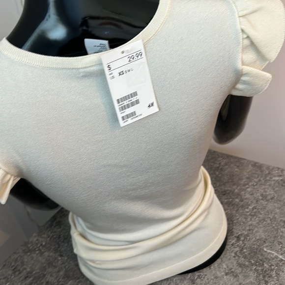 Off-white pullover casual top - Picture 8 of 8